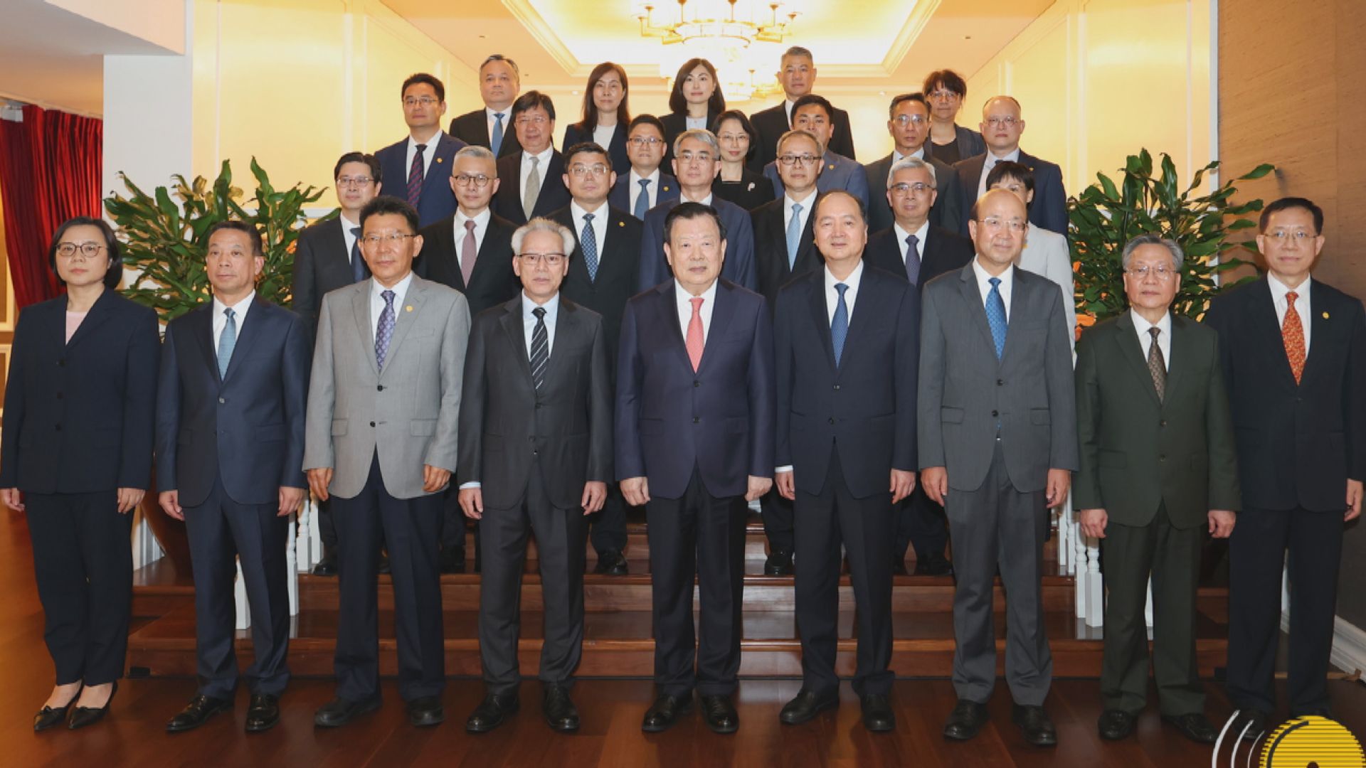 夏寶龍抵澳門展開一連六日考察調研