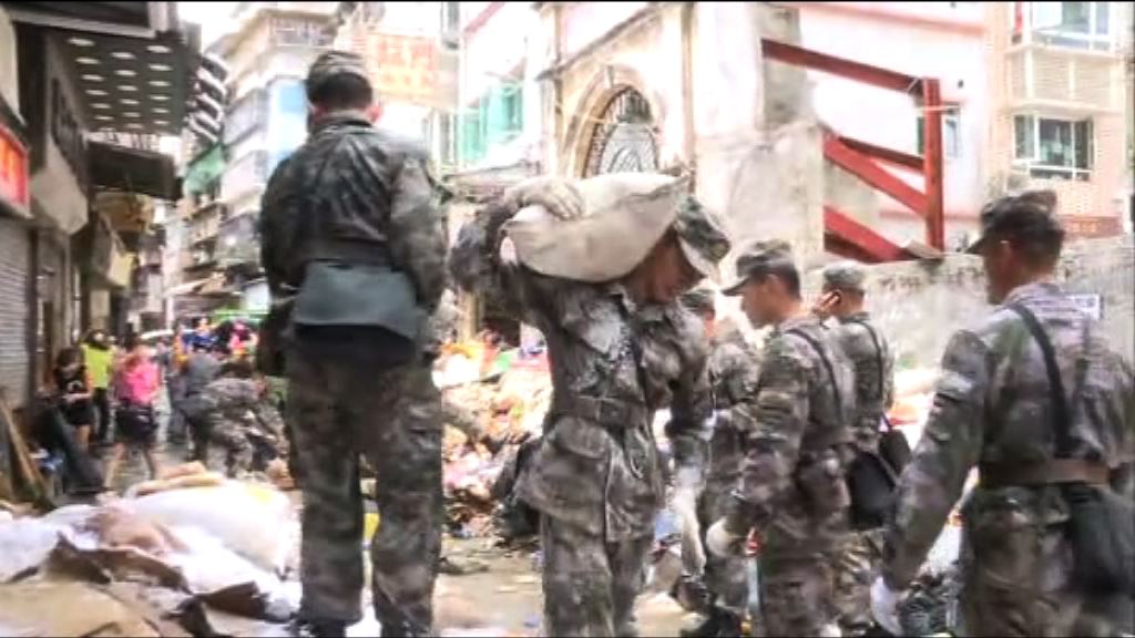 解放軍駐澳部隊出動協助救災