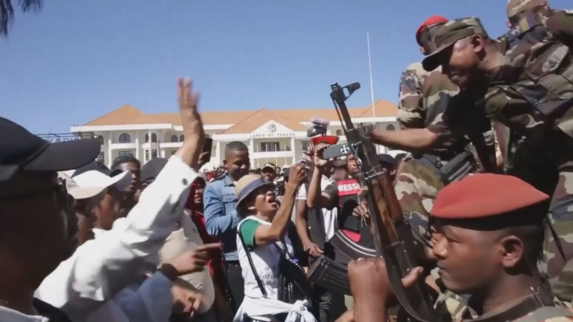 馬達加斯加再有軍人倒戈加入示威者陣營