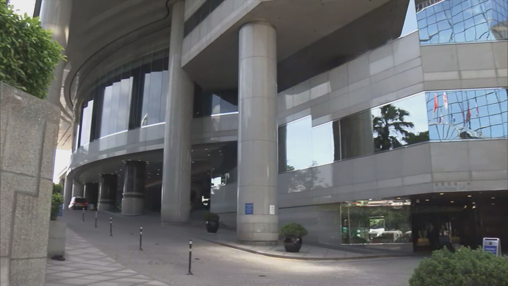 據了解主要官員陸續到酒店隔離準備出席回歸活動