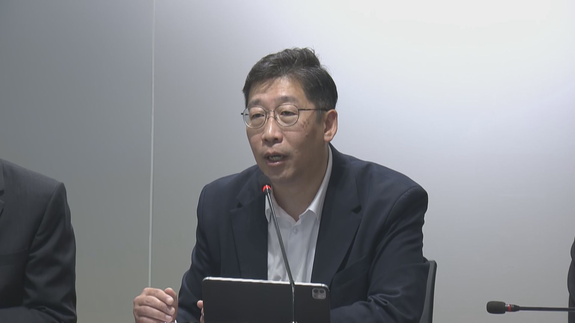 1823熱線利用AI提升效率　處理少語種個案仍需真人處理
