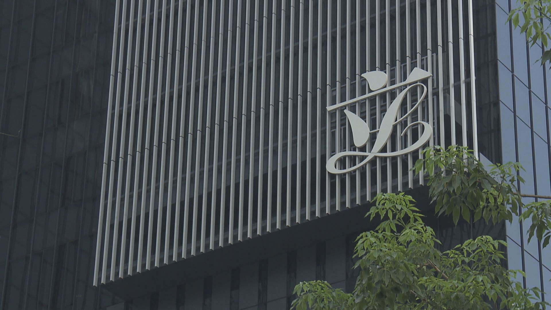 民主派仍考慮應否續任　抗爭派建議總辭