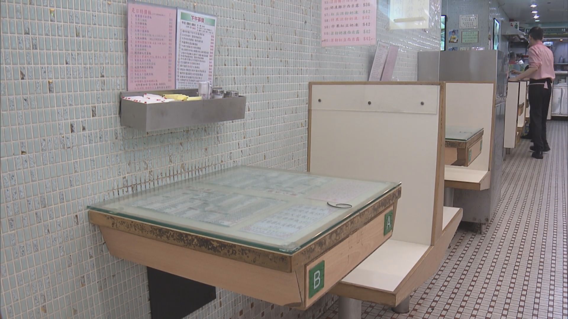 復活節假期｜港人出遊是入境客三倍　餐飲業︰生意至少跌三成　中高檔餐廳「最傷」