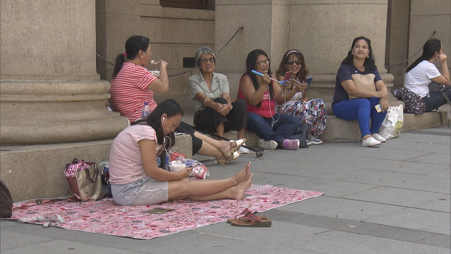 政府容許九月底到期外傭合約期限延至十月末