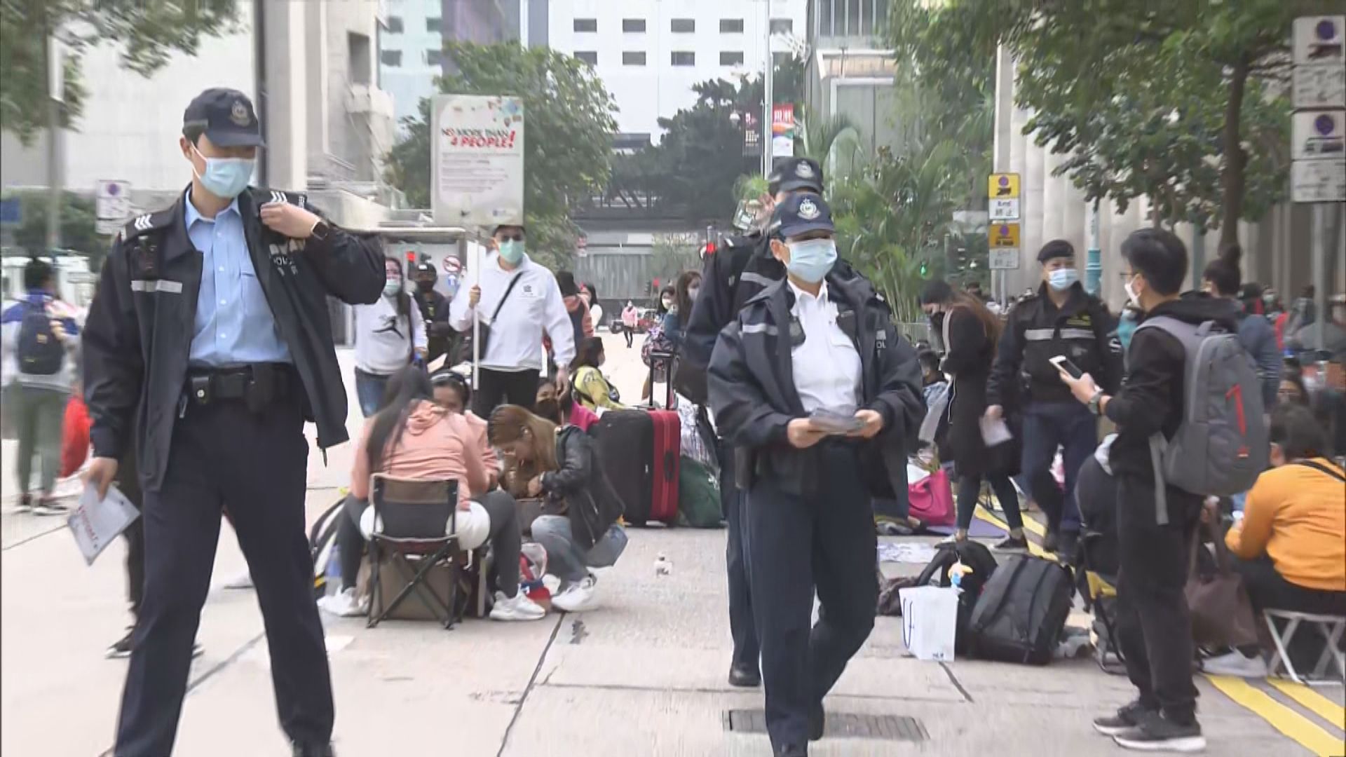 當局到外傭假日聚集熱門地點巡查　提醒遵守防疫規例