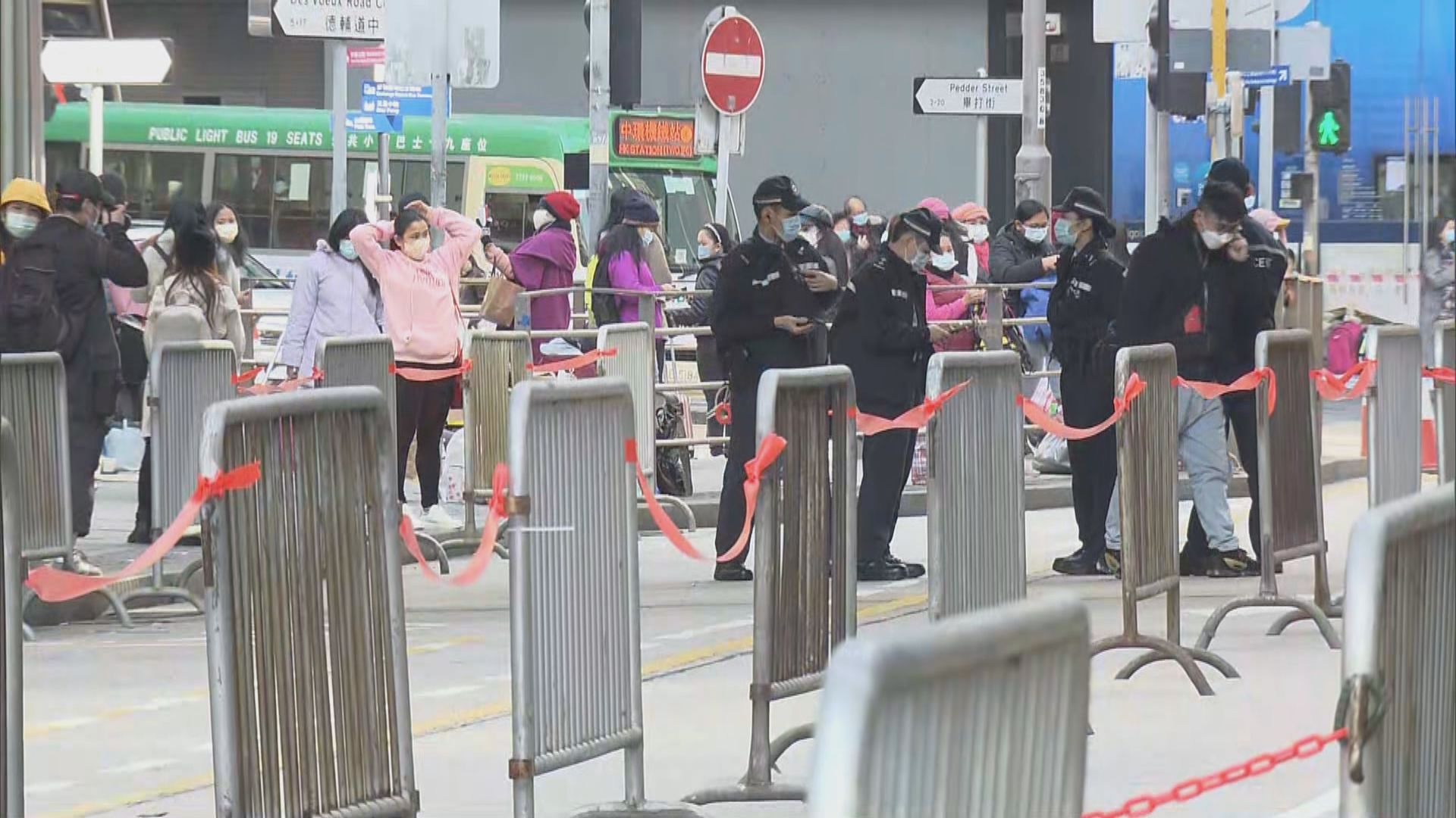 警方及勞工處到中環巡查外傭聚集