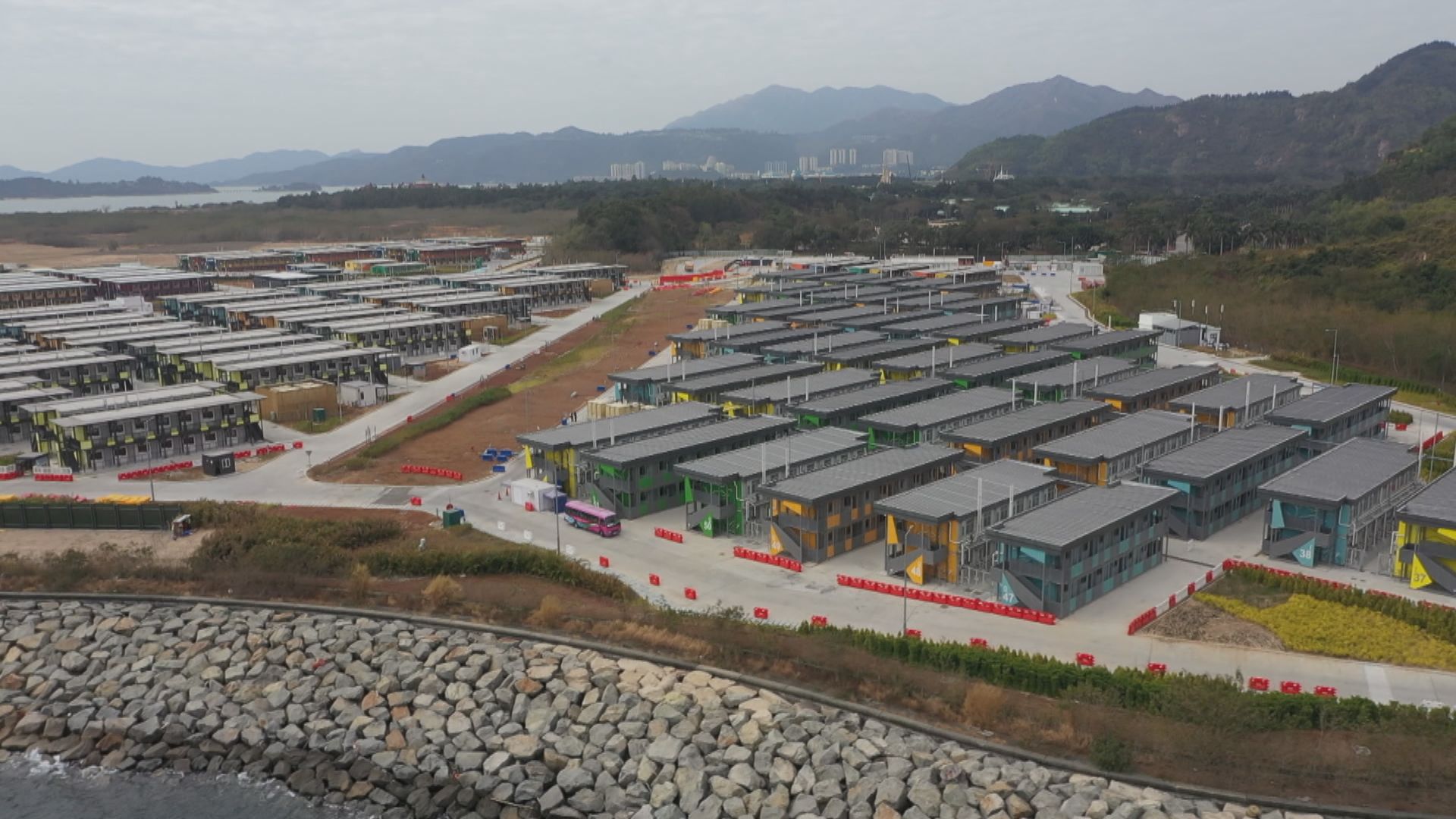 勞工處：竹篙灣外傭檢疫設施預約額滿　周五接受新預訂