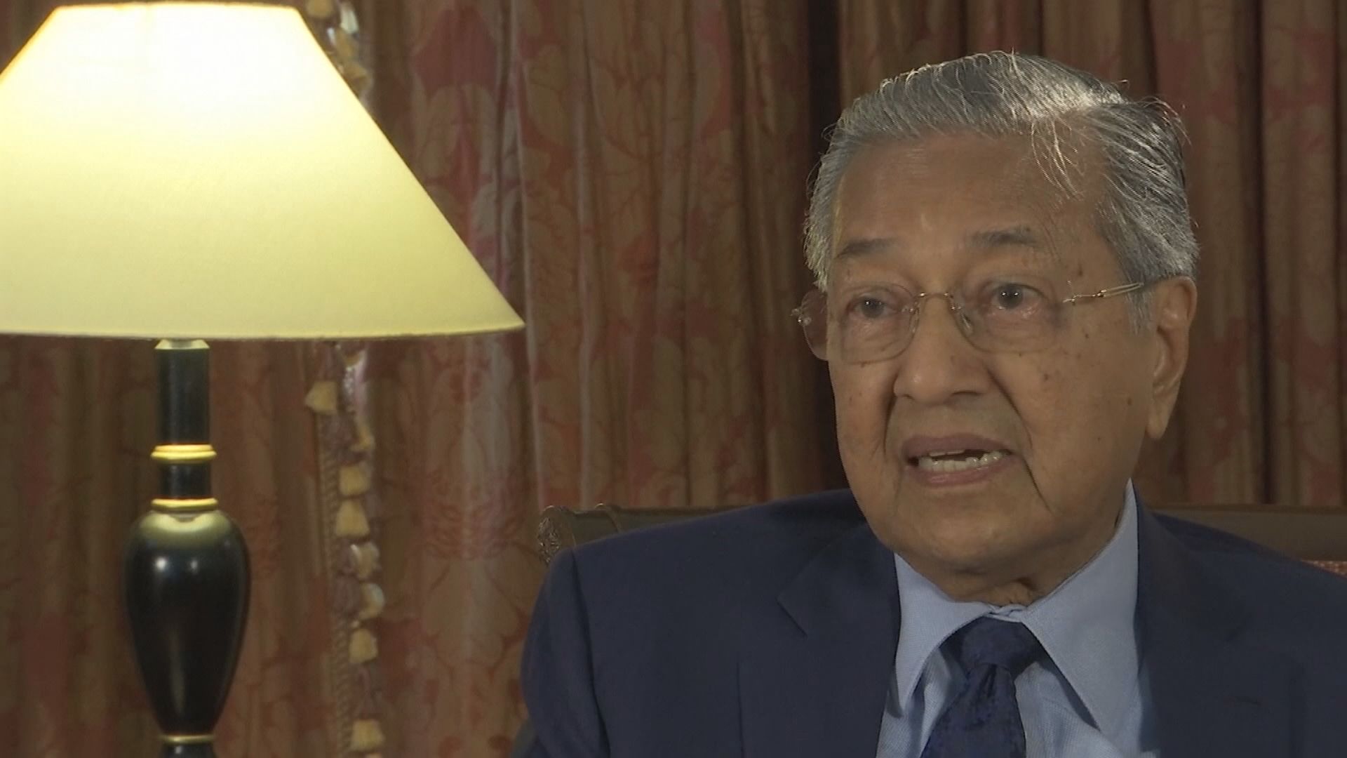 馬來西亞總理馬哈蒂爾展開訪華行程