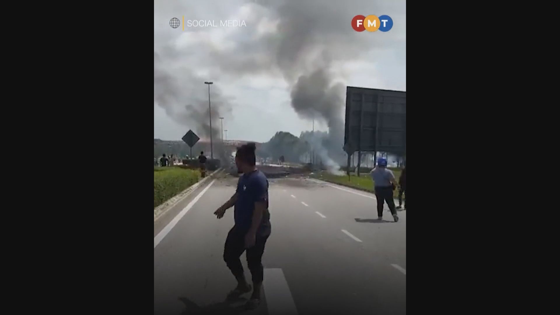 馬來西亞西南部有小型飛機墜毀 至少十人死亡