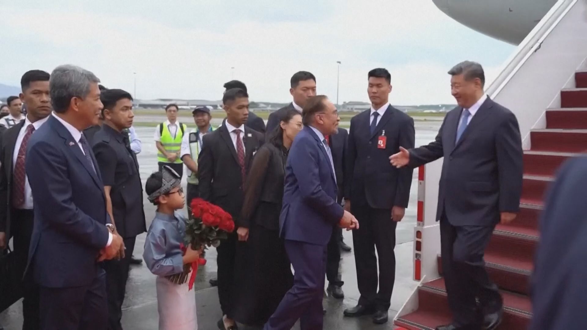 習近平轉抵馬來西亞訪問　冀開啟中馬關係新的「黃金50年」