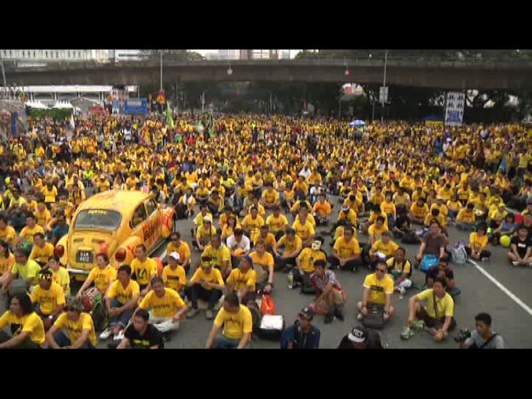 馬哈蒂爾再現身馬來西亞反政府集會