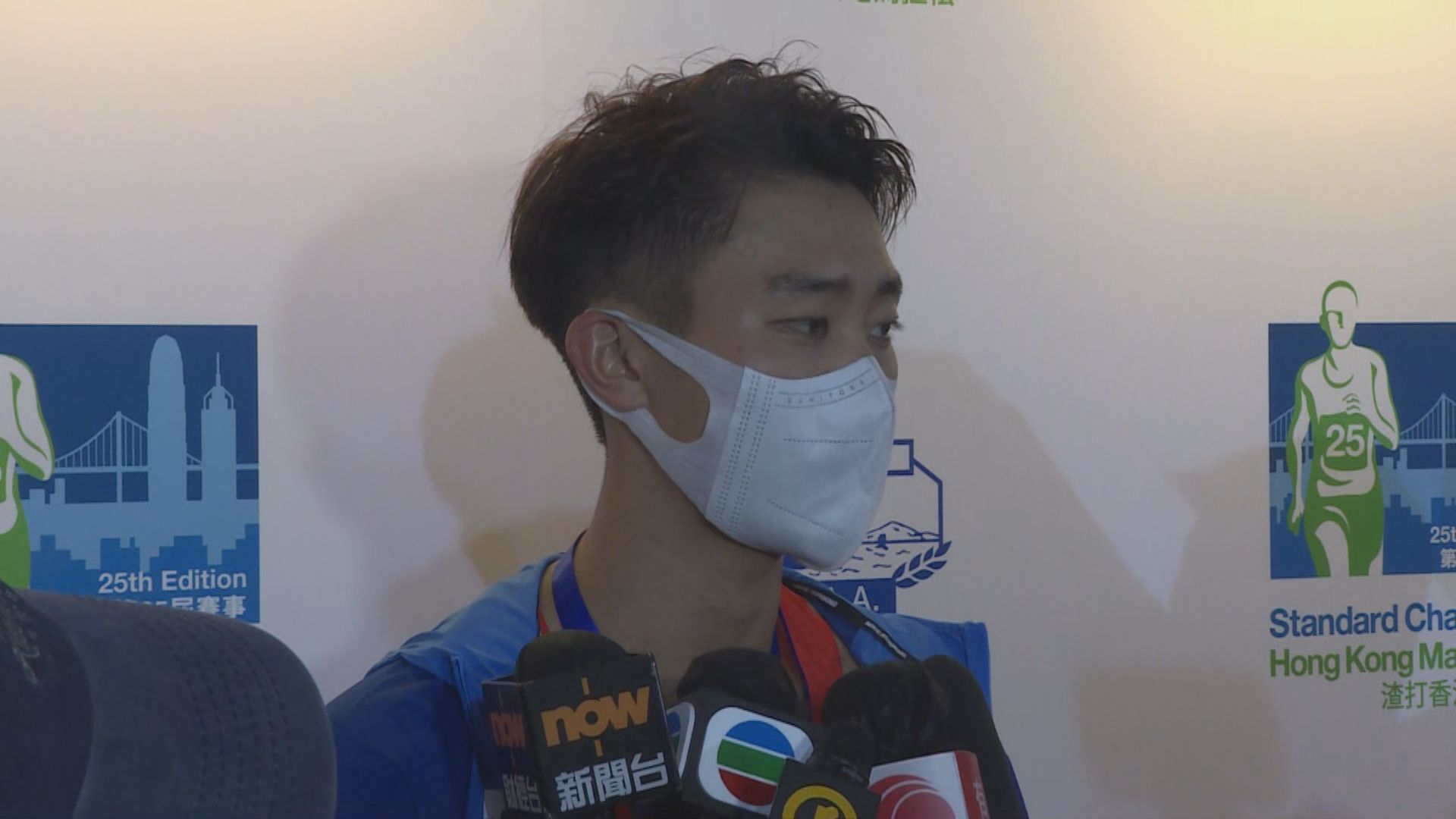 十公里精英組男子組首名　以32分09秒衝線