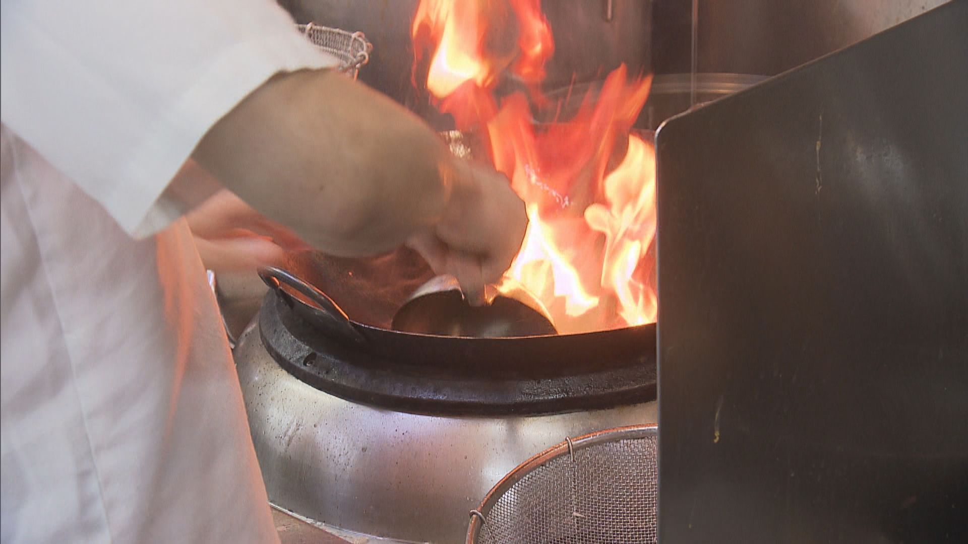 市集攤檔明火煮食 消防處：符合基本消防要求可發安全證書