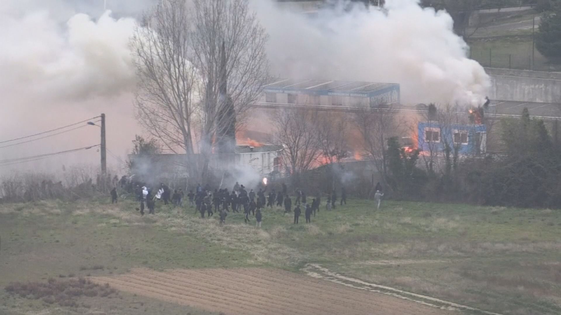 馬賽球迷不滿隊表現衝擊球會訓練場地　至少25人被捕