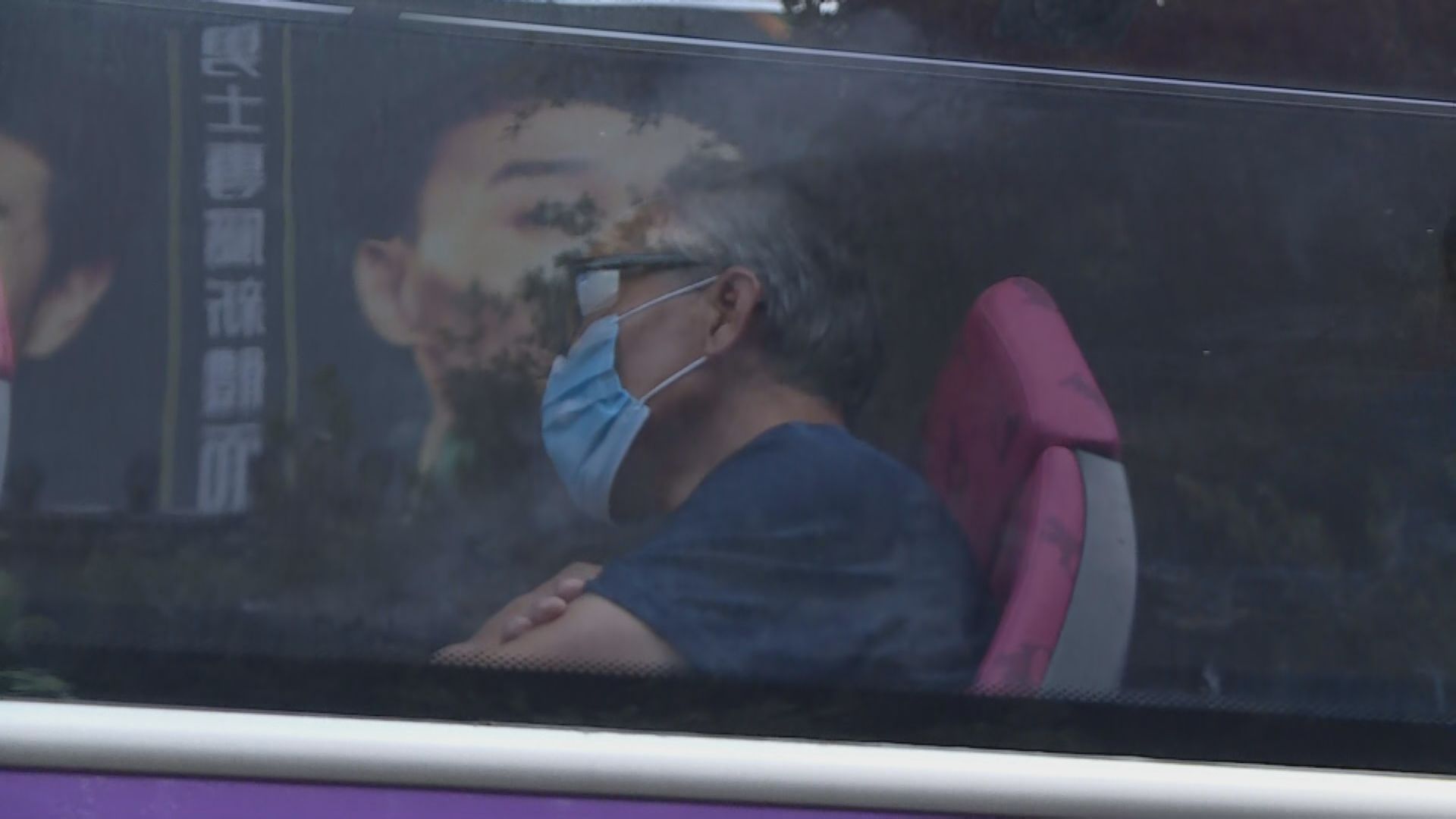 即日起乘搭公共交通強制戴口罩