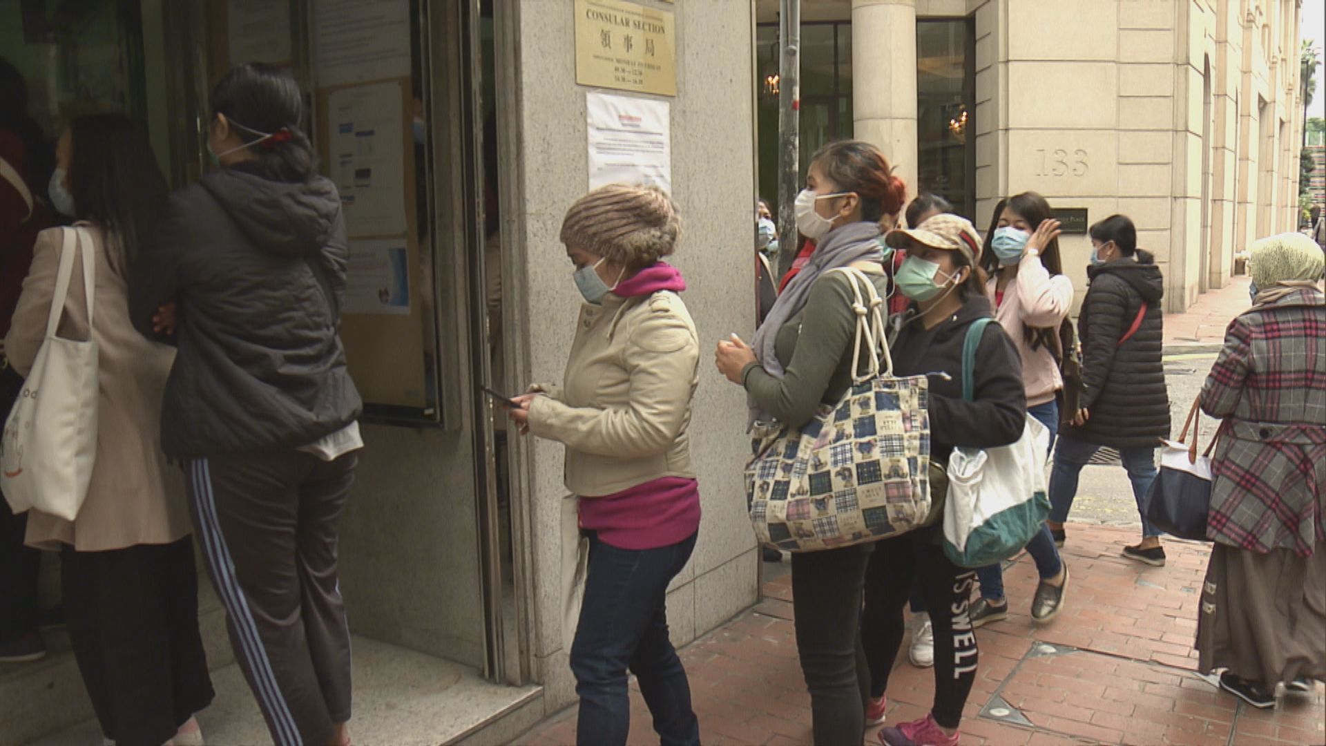 印尼領事館向印傭免費派發口罩