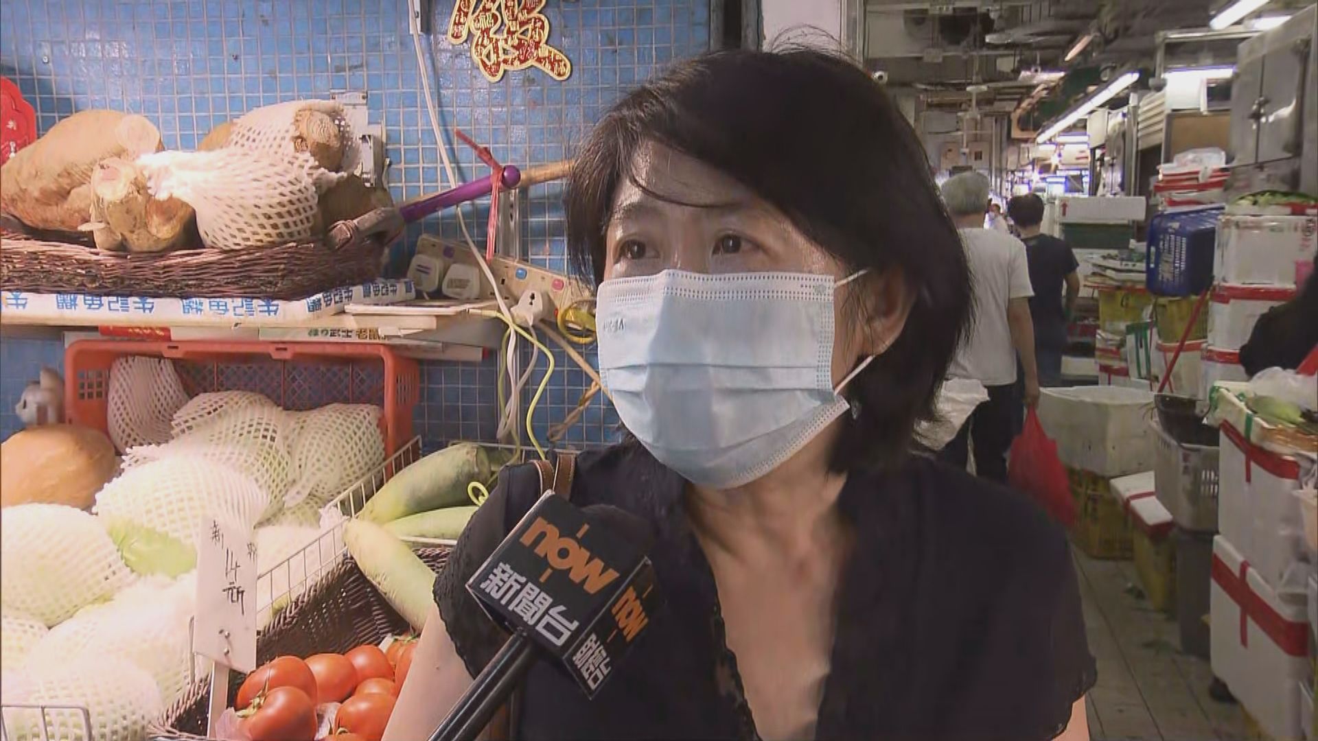 專家警告或需實施禁足令　有市民多買食品做準備