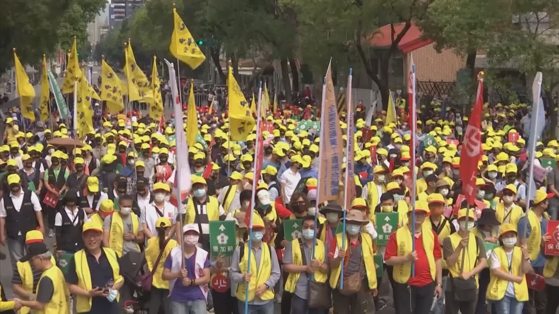 全球多地趁勞動節示威爭取工人權益