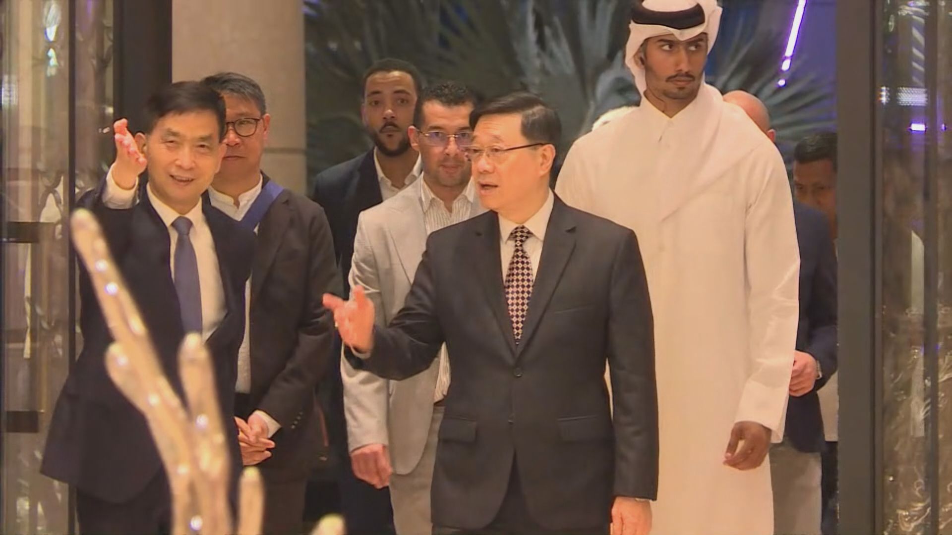 李家超率商貿代表團抵達卡塔爾　展開中東訪問行程 