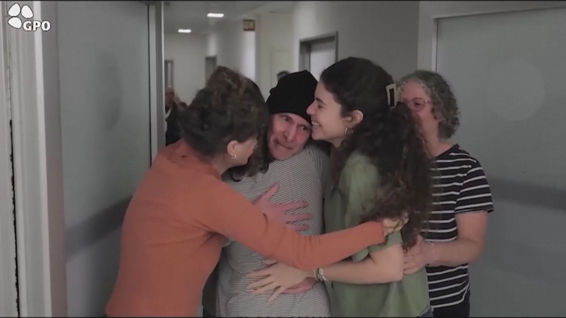 三名獲釋以色列人質跟家人團聚　連接埃及拉法口岸重開疏導病患