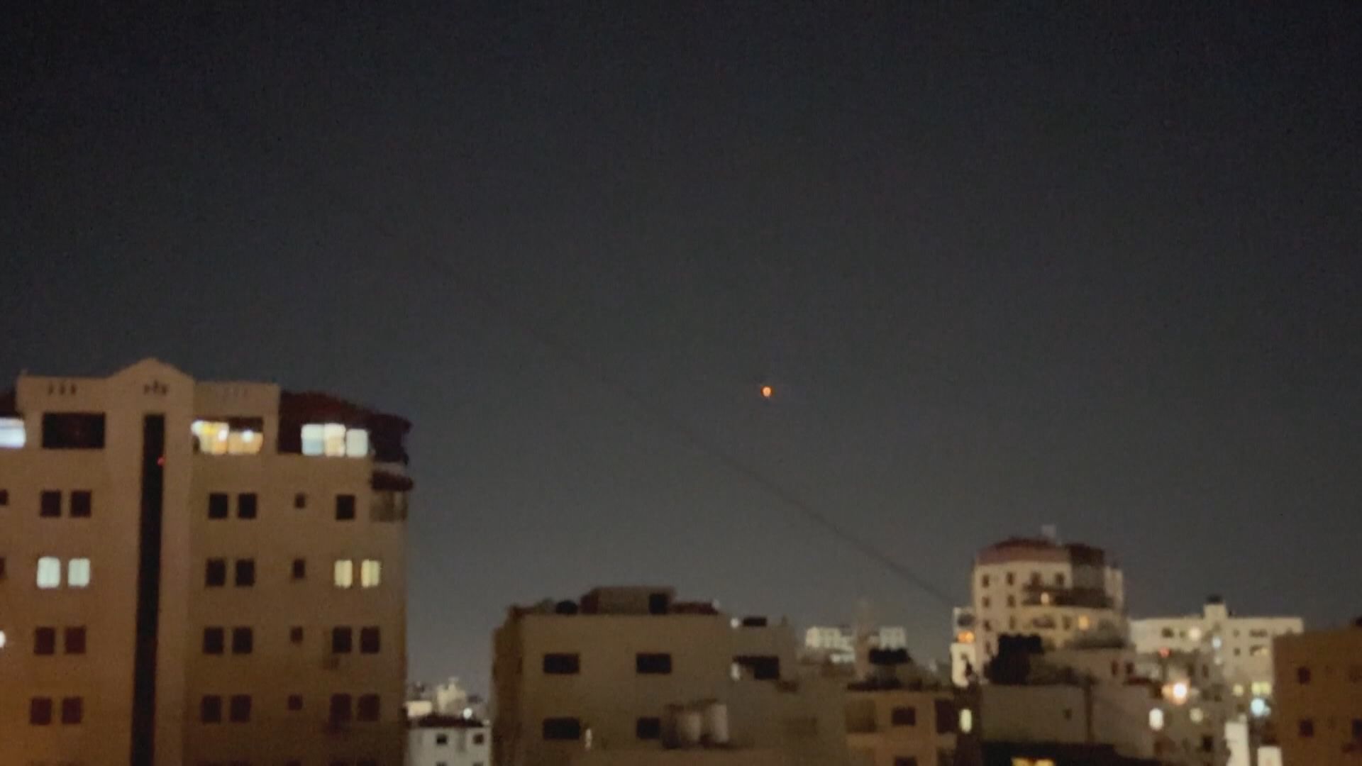 美以伊戰爭｜伊朗向以色列發射導彈　稱回應以軍攻擊黎巴嫩