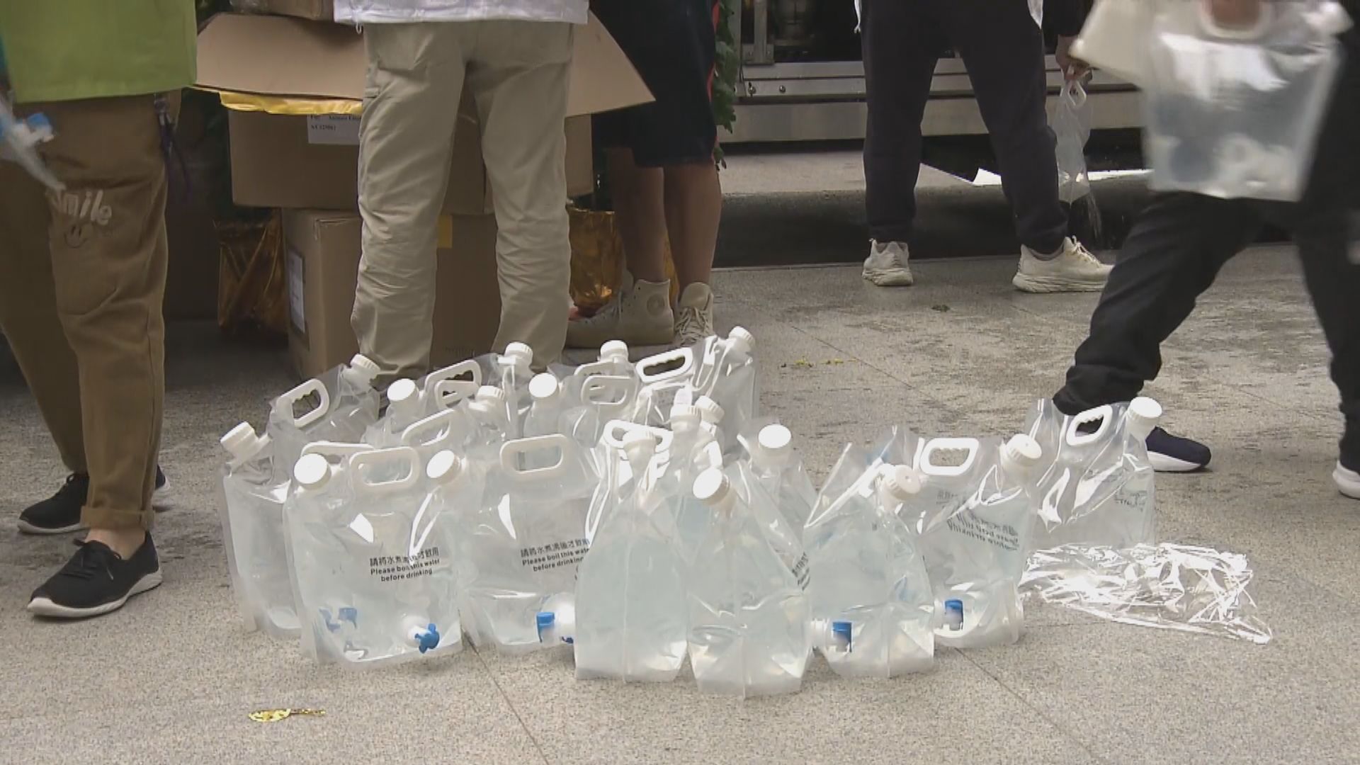 美孚新邨五期及六期部分大廈食水供應受影響　水務署派員搶修