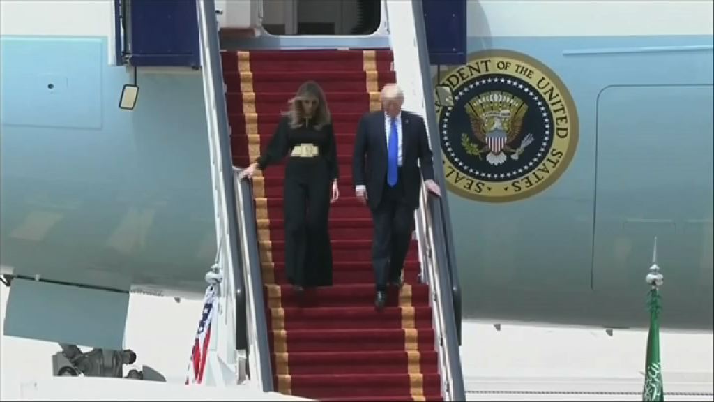 曾批米歇爾不戴頭巾　特朗普自打嘴巴