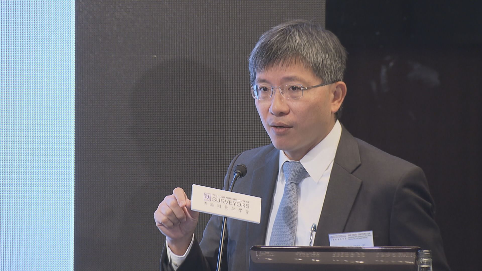 政府不排除派員到街巿等抽查巿民是否遵守疫苗通行證