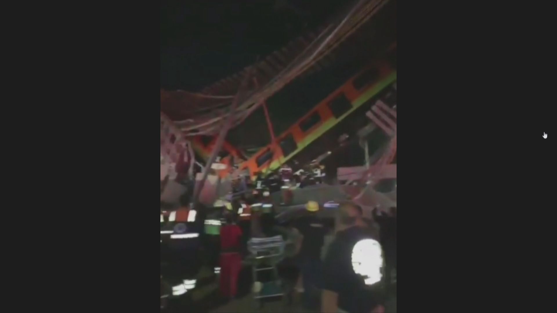 墨西哥城地鐵列車高處墮下至少20死