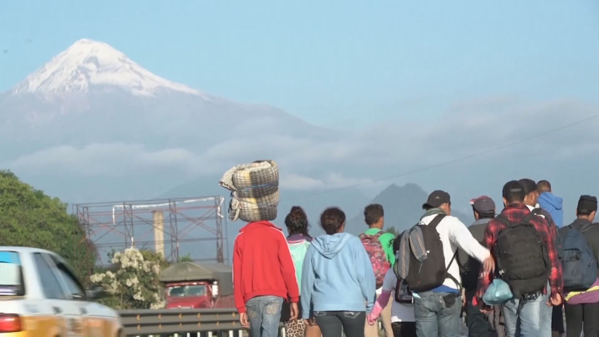美邊防人員演習為阻截難民做準備
