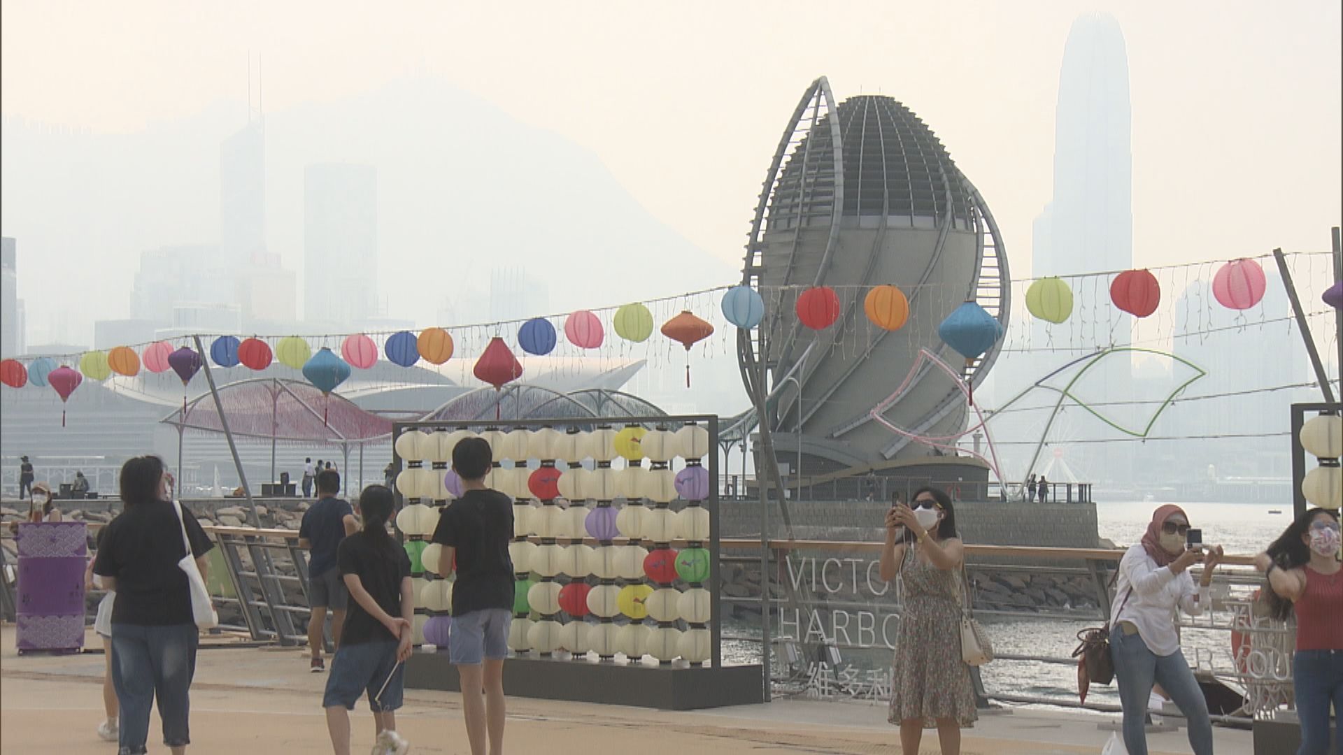 維園等多處地方有綵燈會　天文台：晚上多雲仍有機會見到月亮