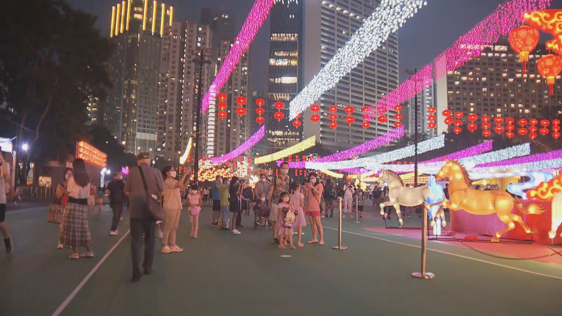 維園等多處地方晚上舉辦綵燈會