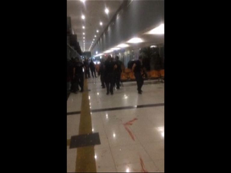 一名巴勒斯坦人闖入巴士站開槍