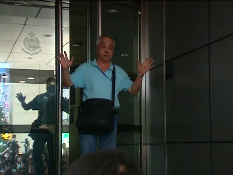 堵塞上海街小巴司機與警方開會