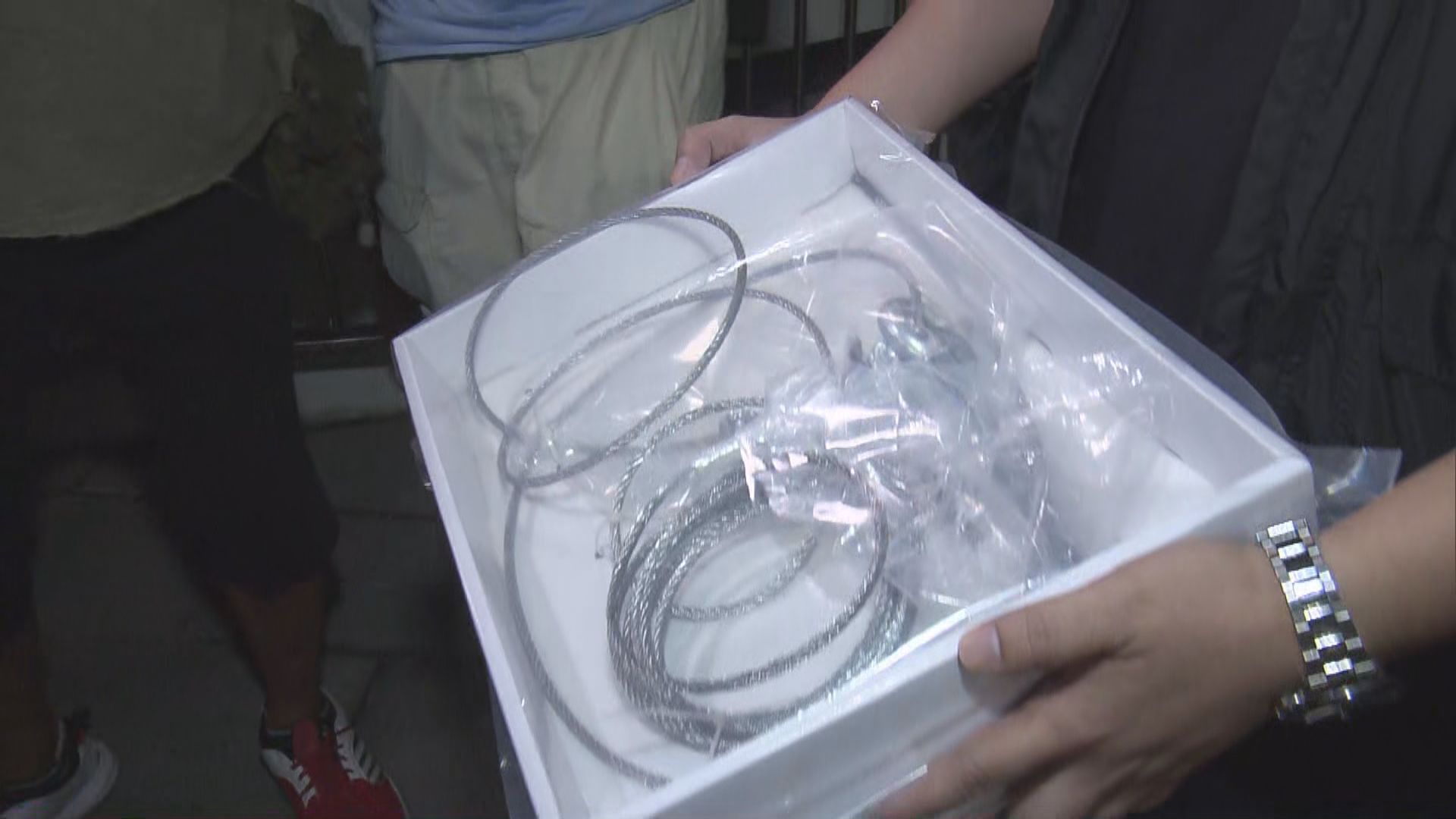 MIRROR演唱會事故　警方紅館蒐證檢走部分證物