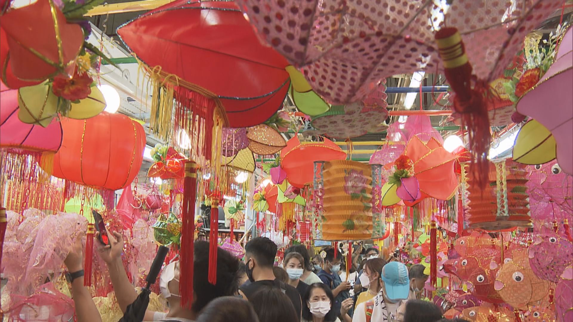 中秋節　市民購傳統手作燈籠應節