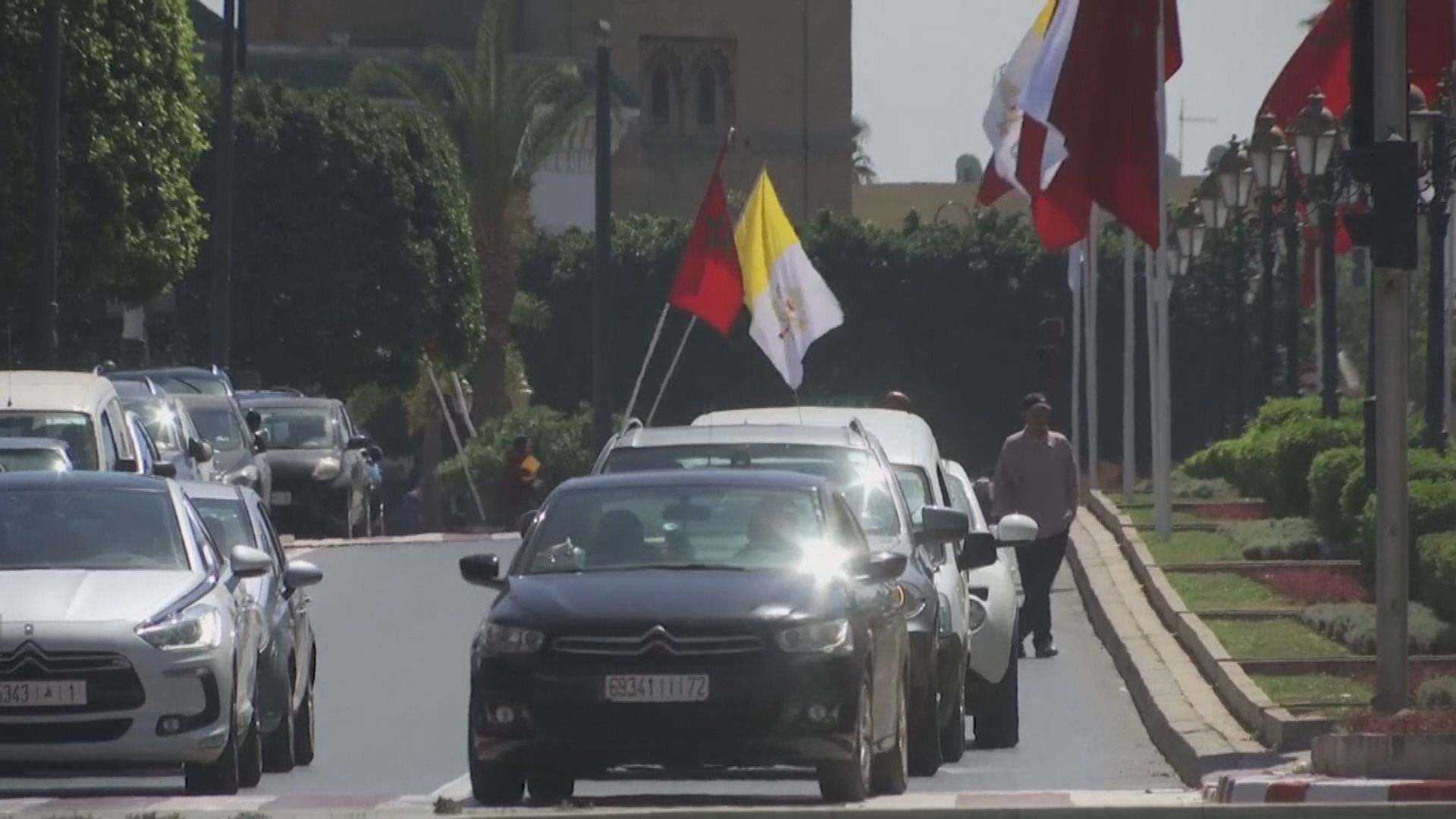 27名港人乘中國駐摩洛哥大使館專機返廣州