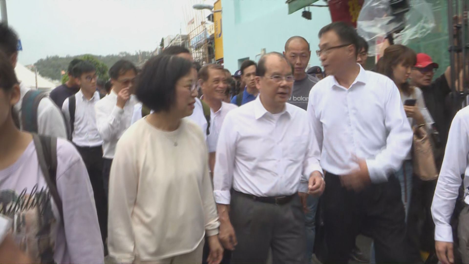 張建宗陳肇始長洲視察滅蚊