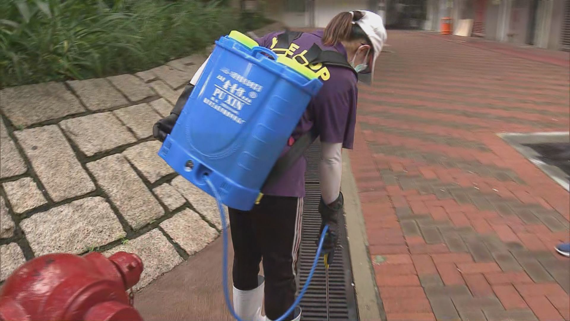 食環署派員竹園北邨滅蚊