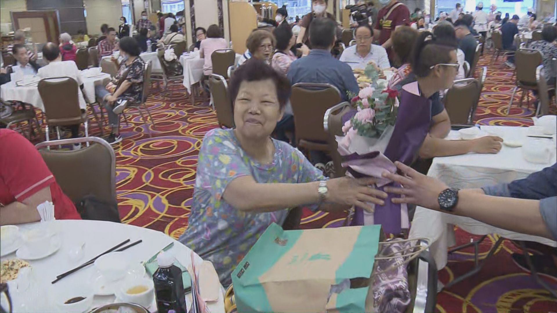 母親節逢酒樓放寬每枱人數多家庭飲茶慶祝