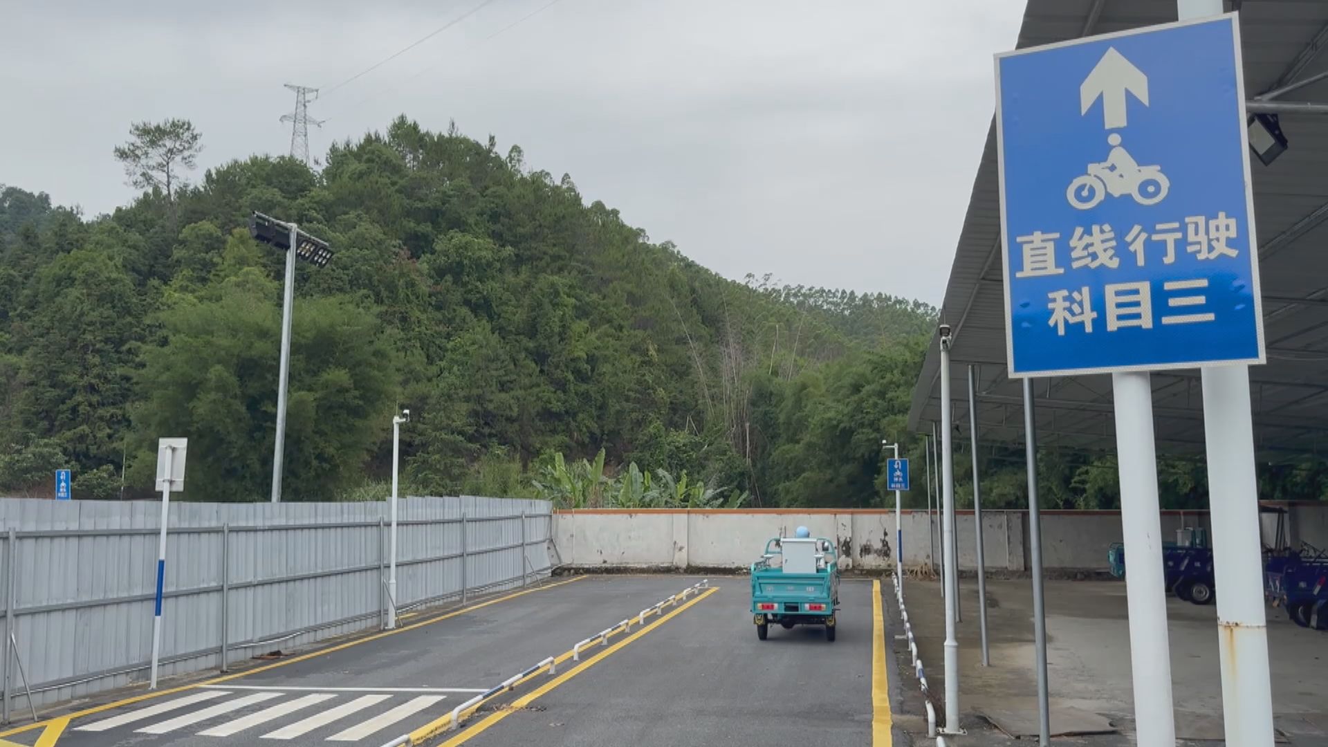 港人內地考三輪車可換港電單車牌　教車師傅：或成馬路計時炸彈