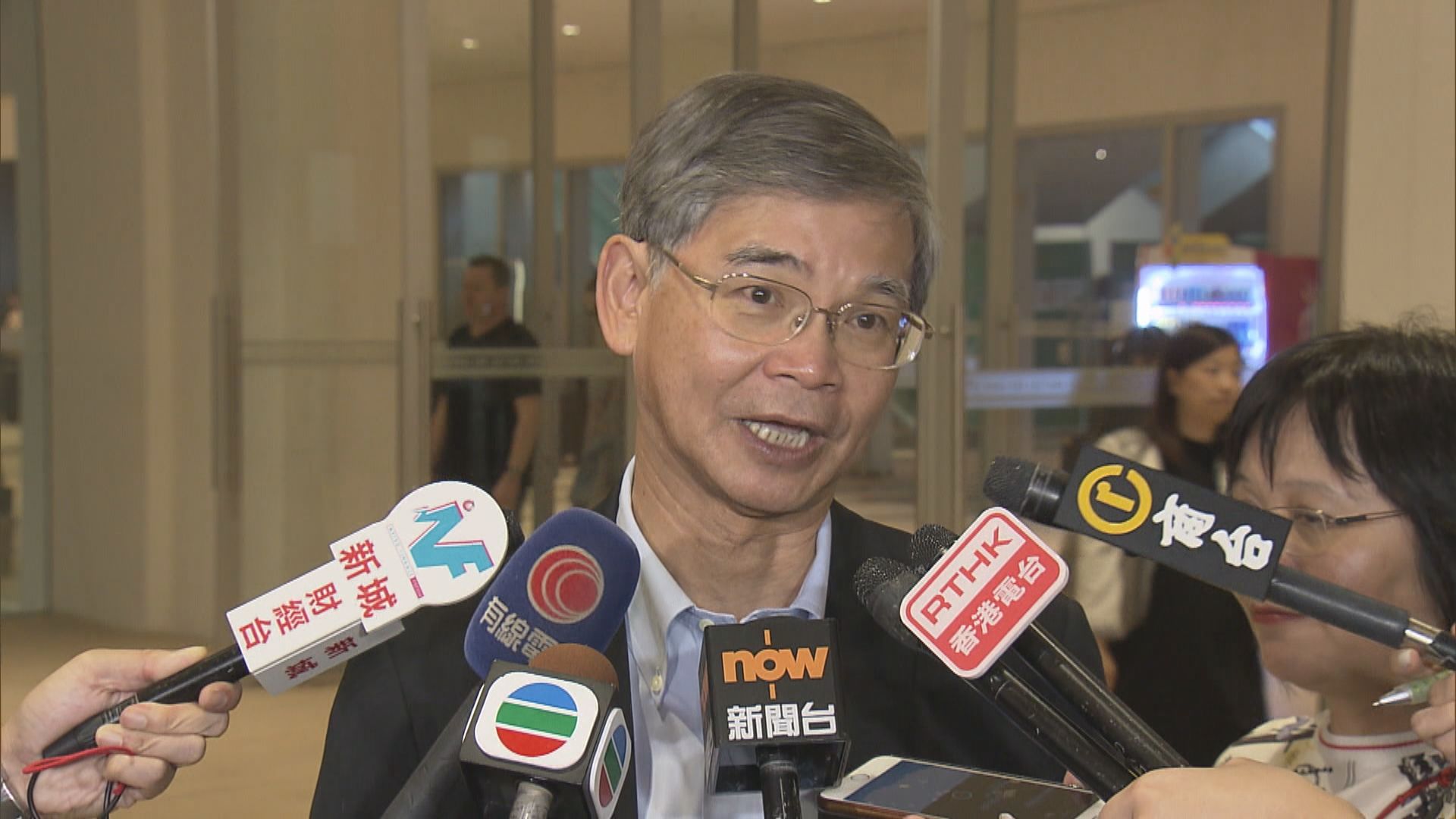 羅致光：聽取各界對取消強積金對沖方案意見