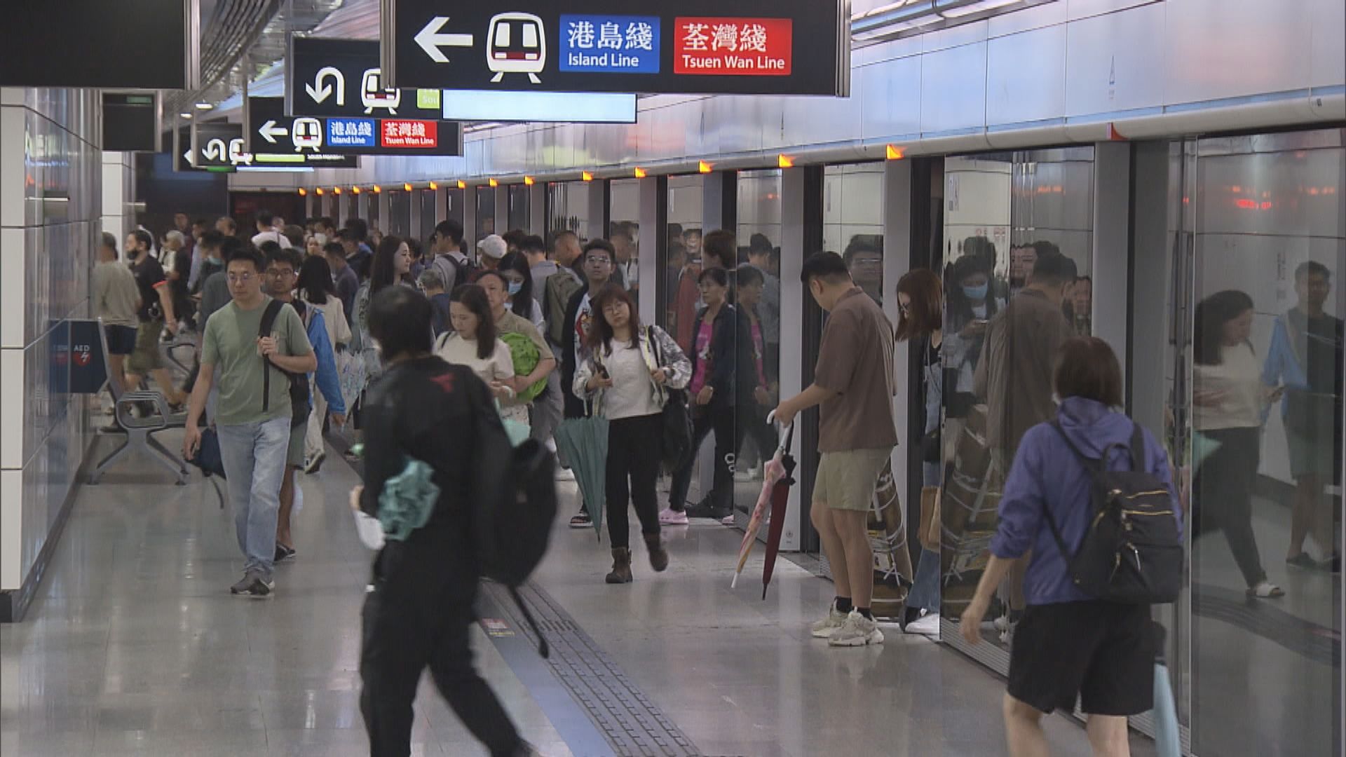 港鐵明年起禁帶風火輪及電動行李箱等進入範圍