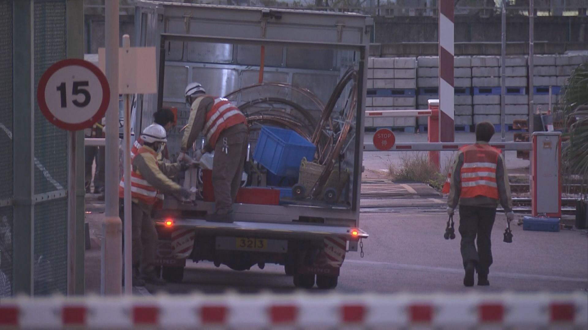 港鐵柴灣車廠一度供電故障　港島綫服務逐步回復正常