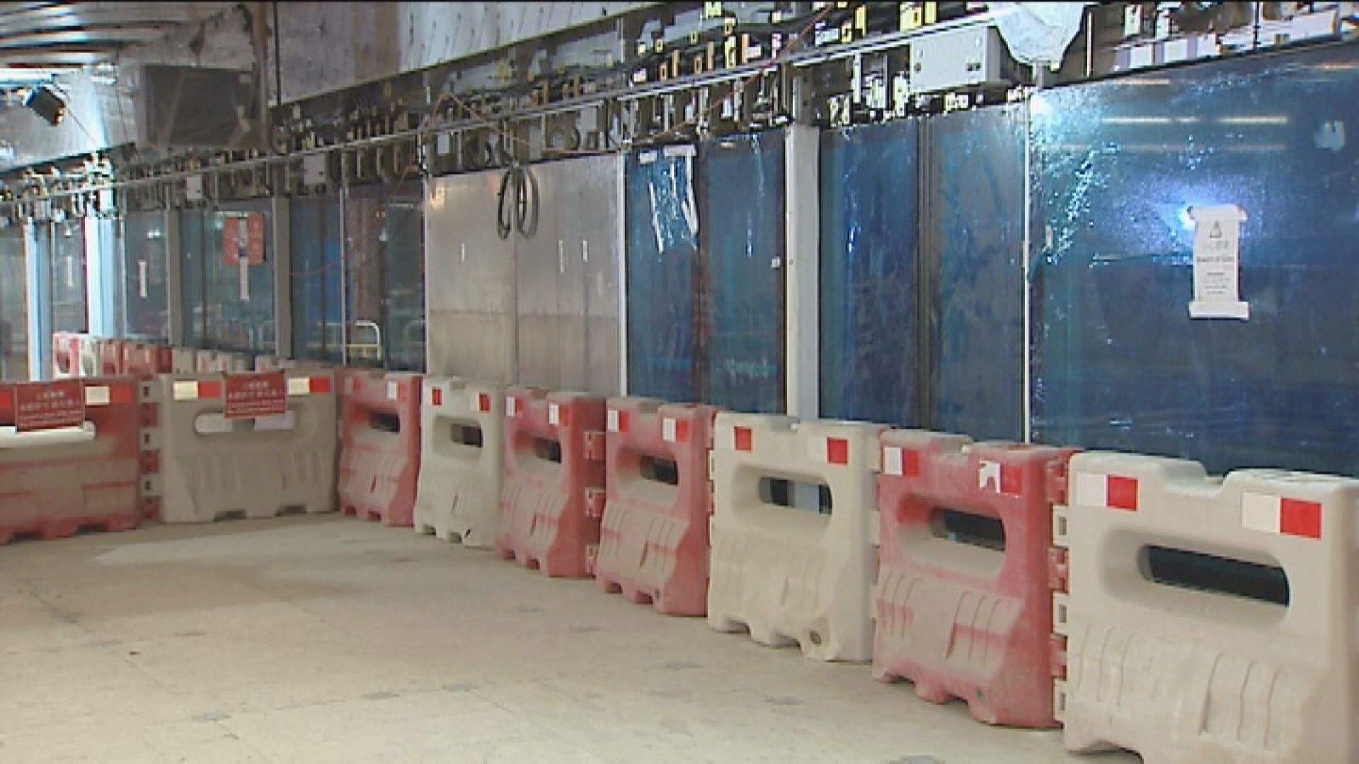 中科員工稱見過穿禮頓背心工人剪短鋼筋