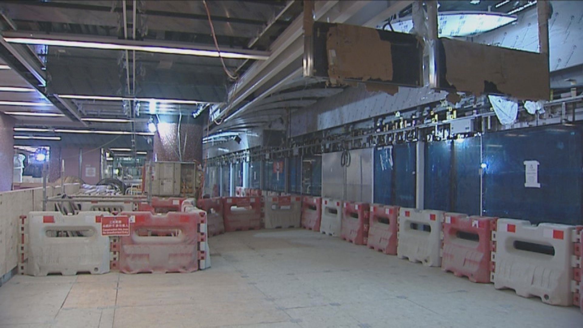 政府：不排除鑿開紅磡站月台層板檢查