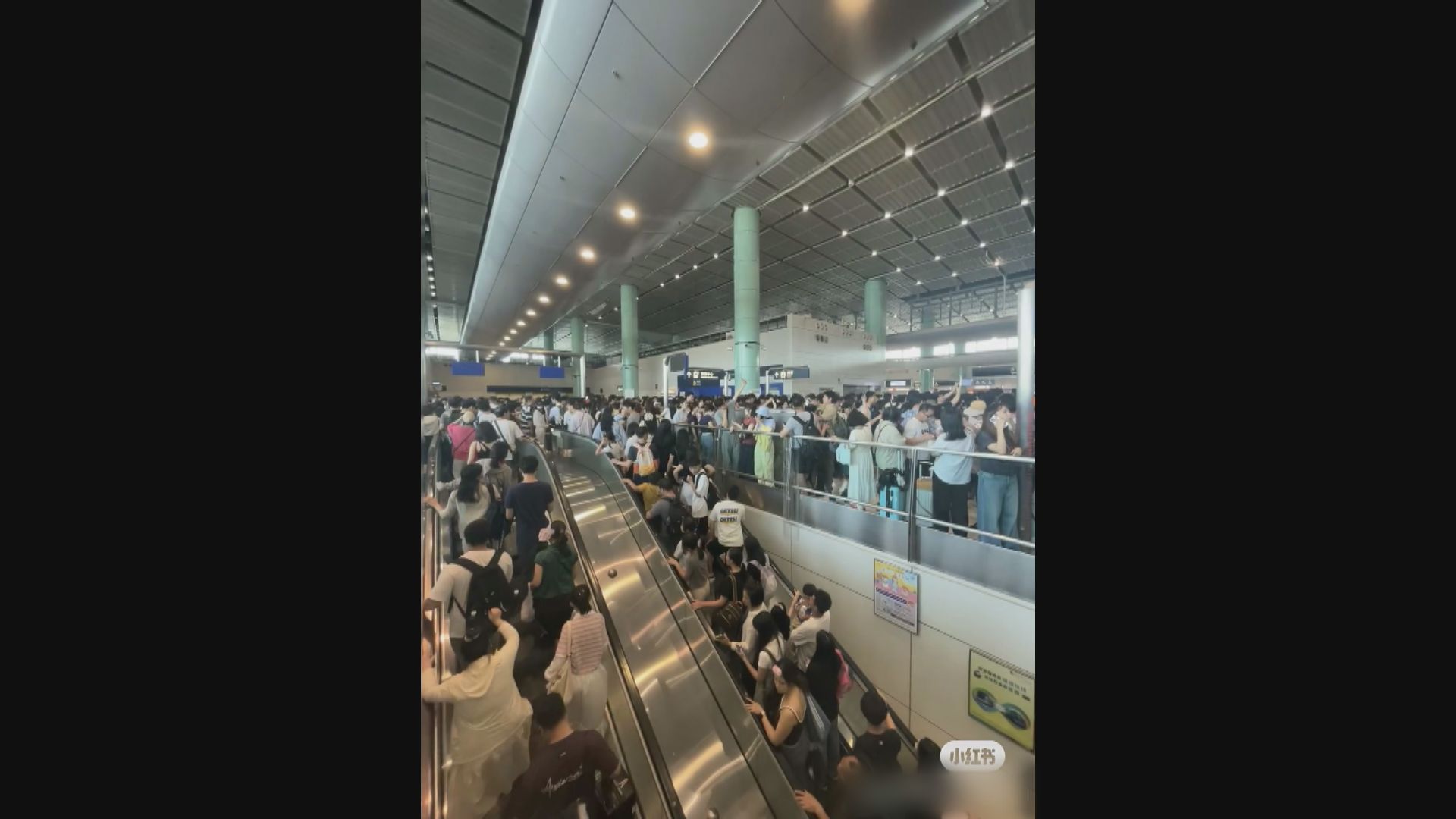 五一黃金周｜落馬洲站周五網絡擠塞一度無法啟動乘車二維碼　港鐵已提升數據及Wi-fi容量