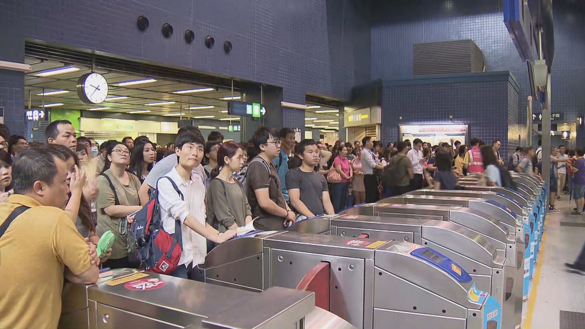 大圍站早上逼滿人　有乘客不滿列車班次疏落