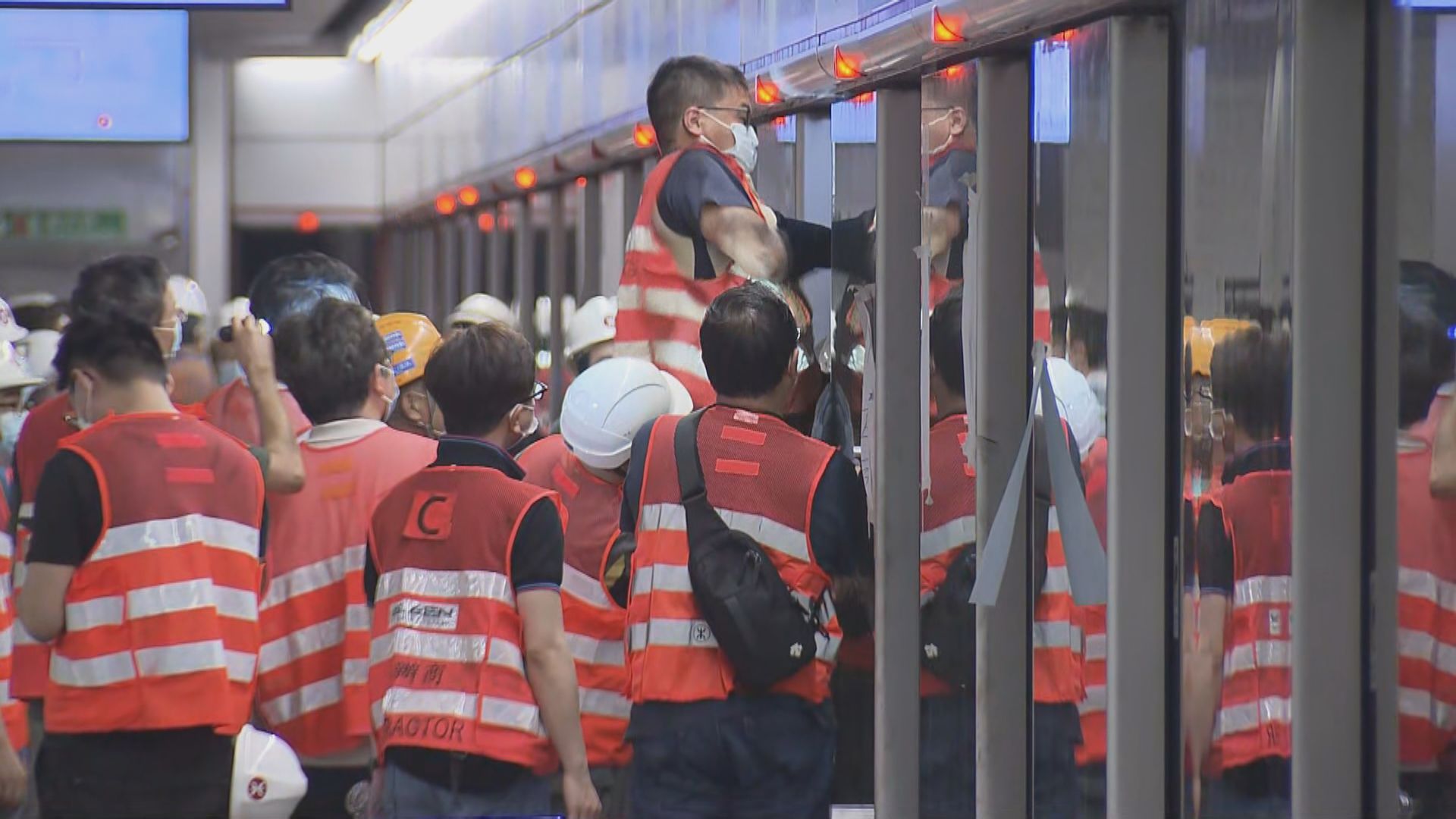 佐敦至荔景站列車服務一度暫停　涉事列車已移走
