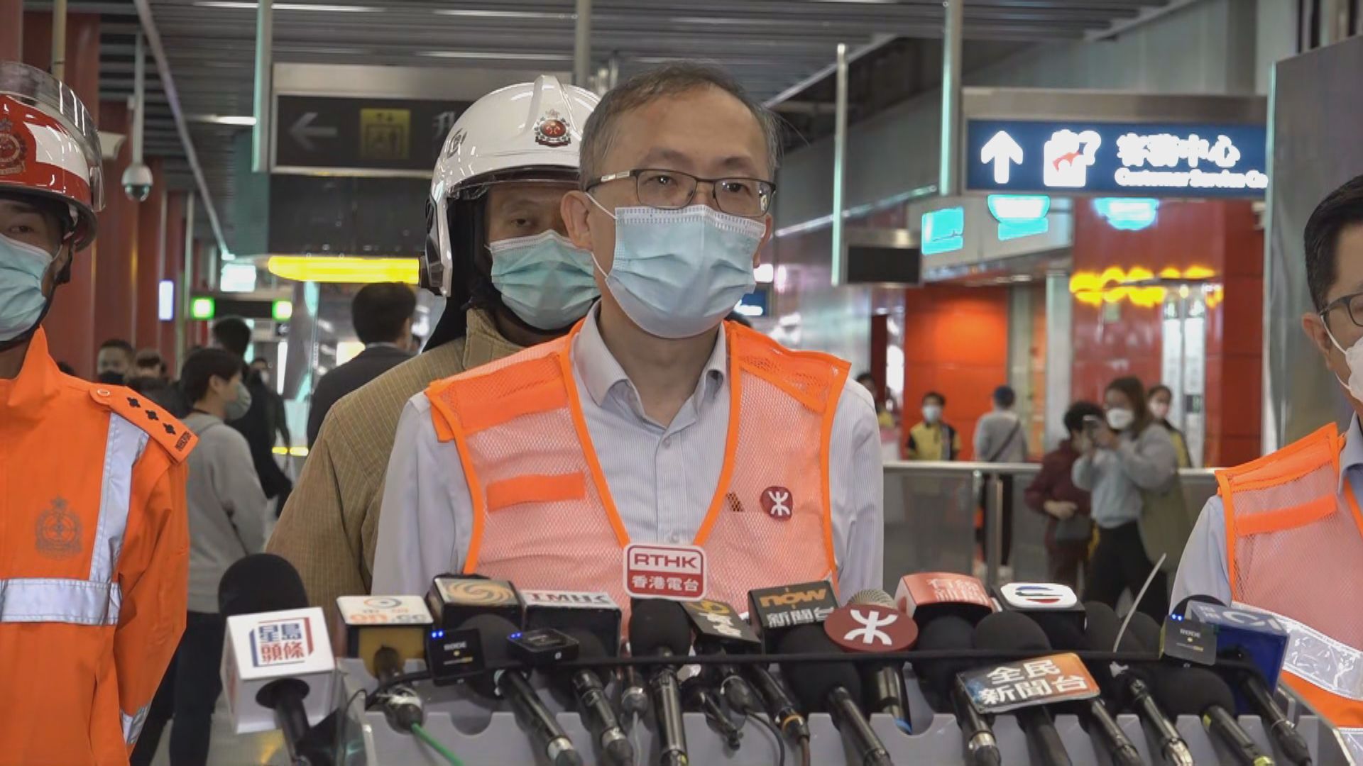 港鐵指列車接駁位機件故障　未提是否「甩卡」